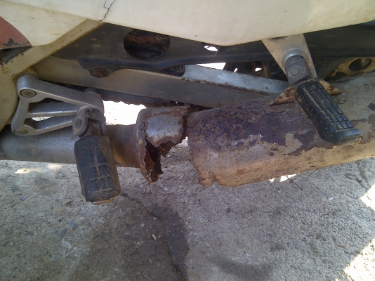 ขายซากCBR400Fพร้อมทะเบียนราคาไม่แพงครับ