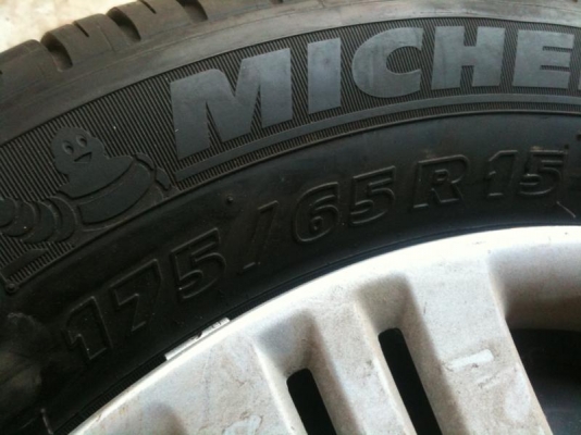 ขายยาง ขอบ 15 ยางปี 2011 ขนาดยาง 175 /65 /15