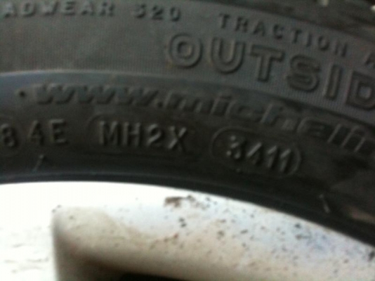 ขายยาง ขอบ 15 ยางปี 2011 ขนาดยาง 175 /65 /15