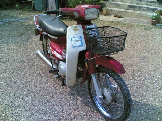 ขายดรีมคุรุ เล่มทะเบียนพร้อมโอนเครื่องสมบูรณ์รถพร้อมใช้งานอะไหร่เดิมครบขาดบังโซ่อย่างเดียว