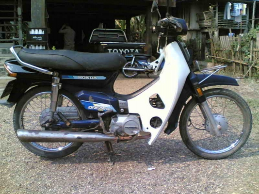 ายดรีมคุรุ เล่มทะเบียนพร้อมโอนเครื่องสมบูรณ์รถพร้อมใช้งานอะไหร่เดิมติดรถครบ