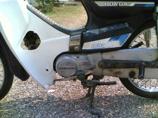 ขายดรีมคุรุ เล่มทะเบียนพร้อมชุดโอนเครื่องดีอะไหร่เดิมติดรถครบรถพร้อมใช้งานตำหนิบังลมแตก