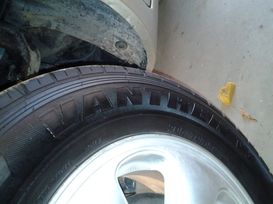 ขอปรับราคาลงหน่อยครับขายล้อKIA sportageพร้อมยาง205 70 15 ปี1612