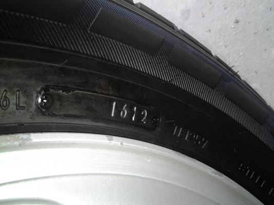 ขอปรับราคาลงหน่อยครับขายล้อKIA sportageพร้อมยาง205 70 15 ปี1612