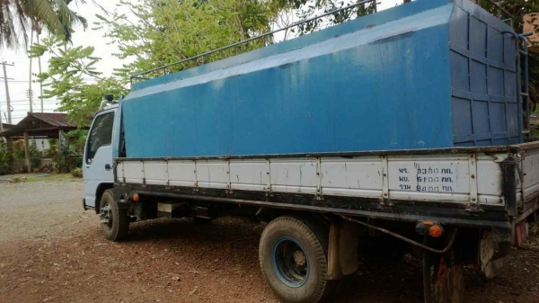 รถ  isuzunpr120.เครื่องฝาขาว  รถปลายปี39