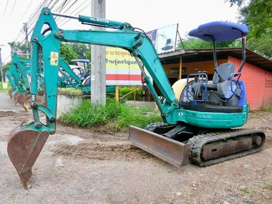 ขายรถขุด ยี่ห้อ: KOMATSU แบบ: PC30MR-1 ราคา 400,000 บาท (ต่อรองได้) เครื่อง3สูบ คอนโทนสั้น ปั้มนิ้ว สภาพเดิมๆจากญี่ปุ่น การใช้งานชม5011 ชม. แทรกยาง ช่วงล่างแน่น รถเก่านอกแท้ญี่ปุ่น  มีเอกสารใบอินวอย ไม่เคยใช้งานในไทย100\% รถพร้อมใช้งาน   สนใจติดต่อ  โทร :