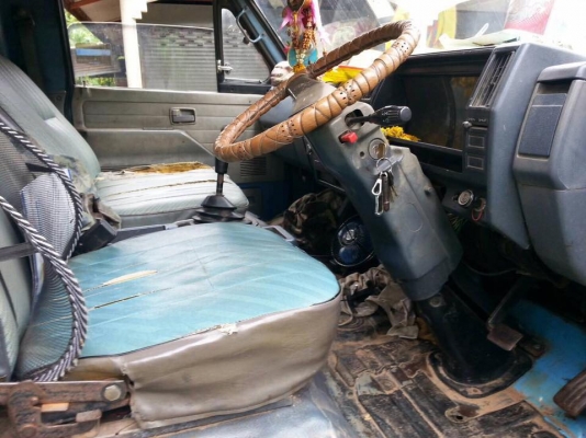 ขายรถบรรทุก 6ล้อ 115แรง ราคา390,000 สนใจโทร 090-8588220 093-3258446 www.narong2truck.com www.truck.i