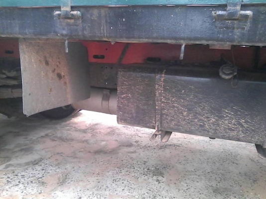 ขายรถบรรทุก 6ล้อ 130แรง ปี47 ราคา500,000 สนใจโทร 090-8588220 093-3258446 www.narong2truck.com www.tr