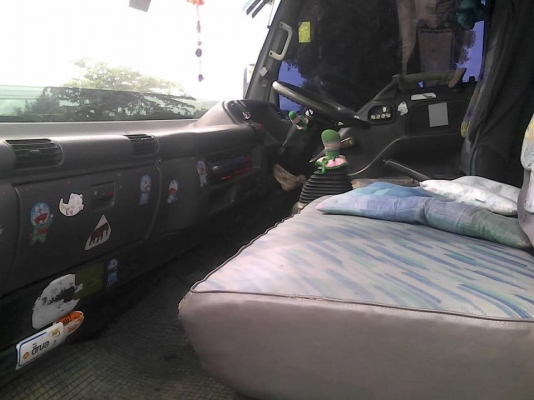 ขายรถบรรทุก 6ล้อ 130แรง ปี47 ราคา500,000 สนใจโทร 090-8588220 093-3258446 www.narong2truck.com www.tr ขายรถบรรทุก 6ล้อ 130แรง ปี47 ราคา500,000 สนใจโทร 090-8588220 093-3258446 www.narong2truck.com www.tr