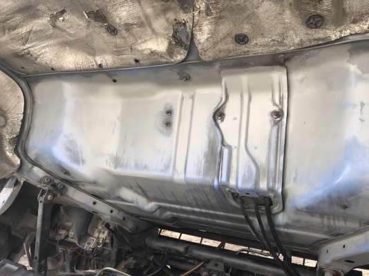 ขายรถ6ล้อISUZU NQR140แรงโทโบ หัวน้ำเงินไฟทับทิมแท้ ยูโร2จดปี47 ตู้แห้งประตู10บานยาว5.60เมตร
