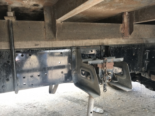 ขายรถ6ล้อISUZU NQR140แรงโทโบ หัวน้ำเงินไฟทับทิมแท้ ยูโร2จดปี47 ตู้แห้งประตู10บานยาว5.60เมตร