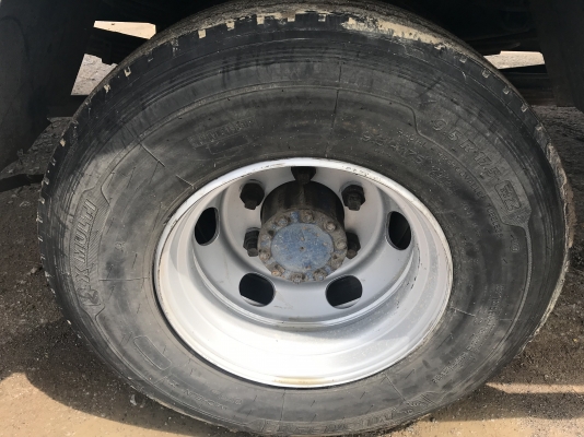 ขายรถ6ล้อISUZU NQR140แรงโทโบ หัวน้ำเงินไฟทับทิมแท้ ยูโร2จดปี47 ตู้แห้งประตู10บานยาว5.60เมตร