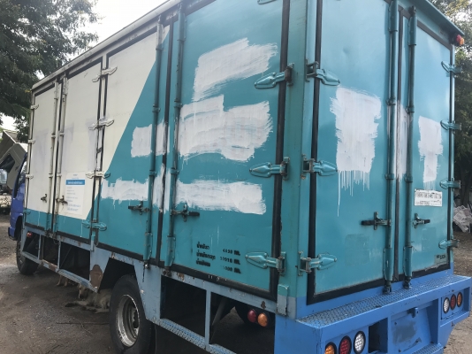 ขายรถ6ล้อISUZU NQR140แรงโทโบ หัวน้ำเงินไฟทับทิมแท้ ยูโร2จดปี47 ตู้แห้งประตู10บานยาว5.60เมตร