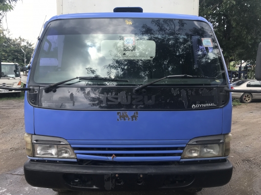 ขายรถ6ล้อISUZU NQR140แรงโทโบ หัวน้ำเงินไฟทับทิมแท้ ยูโร2จดปี47 ตู้แห้งประตู10บานยาว5.60เมตร