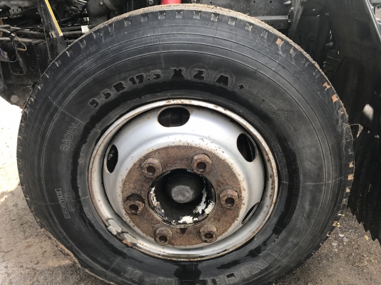 ขายรถ6ล้อISUZU NQR140แรงโทโบ หัวน้ำเงินไฟทับทิมแท้ ยูโร2จดปี47 ตู้แห้งประตู10บานยาว5.60เมตร