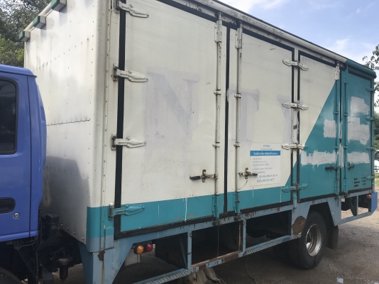 ขายรถ6ล้อISUZU NQR140แรงโทโบ หัวน้ำเงินไฟทับทิมแท้ ยูโร2จดปี47 ตู้แห้งประตู10บานยาว5.60เมตร