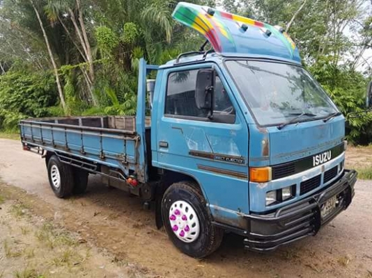 ISUZU NPR 115แรงม้า คัทซีสวย เครื่องดี แอร์เย็น พาเวอร์ พร้อมใช้งาน ราคาต่อรองได้ สนใจติดต่อ 0872976 ISUZU NPR 115แรงม้า คัทซีสวย เครื่องดี แอร์เย็น พาเวอร์ พร้อมใช้งาน ราคาต่อรองได้ สนใจติดต่อ 0872976