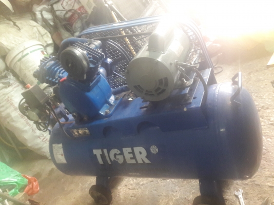 ขาย !! ปั้มลม.TIGER.ขนาด1/2แรง.64ลิตร.มอเตอร์2สาย