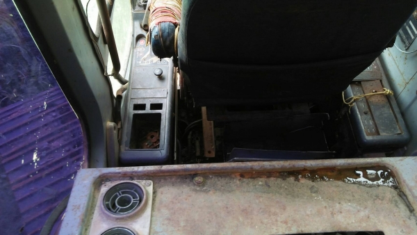 รถแบคโฮ SUMITOMO 200 - 2. , ( ขายตาม สภาพ. ) สนใจติดต่อ 081 - 6079515