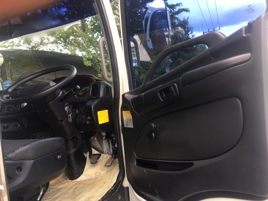 รถฮีโน่ 6 ล้อ ( รั้ว ) ไม่ดั้ม FC9J 175 แรงม้า. ปี 58. , ( รถทำงาน 17x,xxx กม. ) สนใจติดต่อ 081 - 60