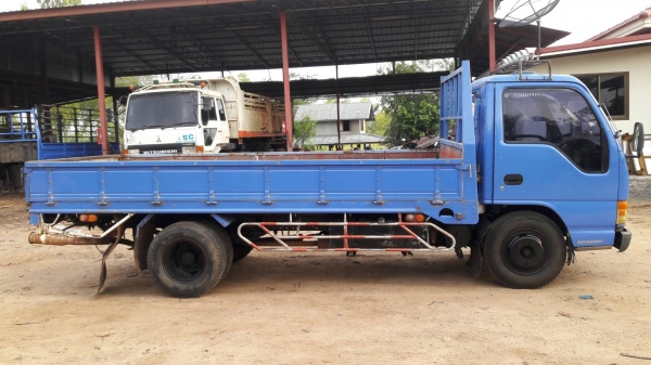 ISUZU. NKR 110. แรง เครื่องดี ครัชชีสวย เอกสารพร้อม
