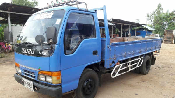ISUZU. NKR 110. แรง เครื่องดี ครัชชีสวย เอกสารพร้อม ISUZU. NKR 110. แรง เครื่องดี ครัชชีสวย เอกสารพร้อม