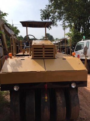 ขาย รถบด ล้อยาง 11 ล้อ หน้า 5 หลัง 6 ยี่ห้อ Mitsubishi รถพร้อมใช้งานเลยครับ สนใจติดต่อ 081-9652321