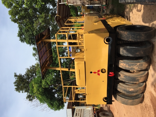 ขาย รถบด ล้อยาง 11 ล้อ หน้า 5 หลัง 6 ยี่ห้อ Mitsubishi รถพร้อมใช้งานเลยครับ สนใจติดต่อ 081-9652321