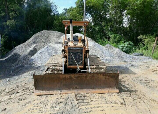 ขาย!! >>> Komatsu D20 รุ่น 6 แผ่น 70 165,000 บาท <<< เบอร์ติดต่อ 098-7155789 086-4631102