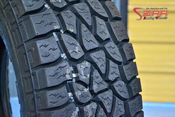 MICKEY THOMPSON STZ 265/70R16 เส้นละ 4,900 บาท