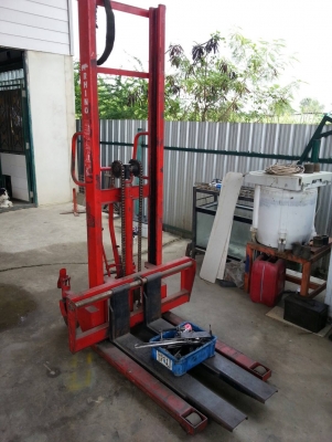 ขายรถยก 1 ตัน ยกสูง 1.9 เมตร