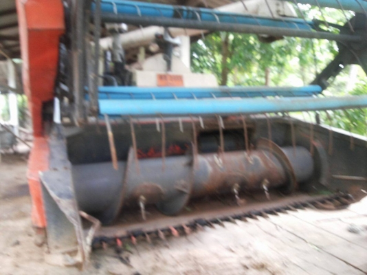 ขายตามสภาพ รถเกี่ยว คูโบต้า 68 แรง พร้อมเทเลอร์