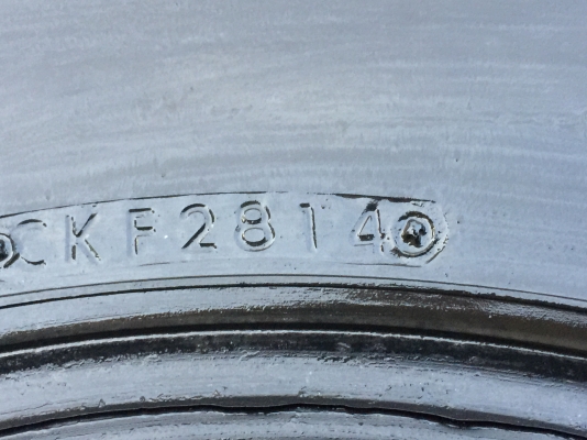 ยาง Bridgestone 31 10.5 R15 กลางปี14 ดอกเต็ม ใช้ยาว ราคาไม่แพง