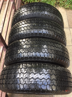 ยาง Bridgestone 31 10.5 R15 กลางปี14 ดอกเต็ม ใช้ยาว ราคาไม่แพง