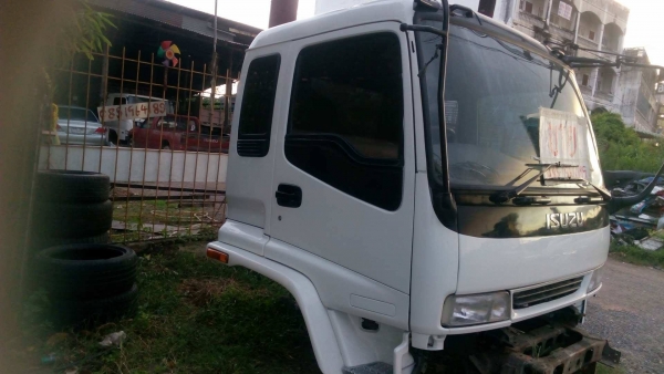 หัวรถบรรทุก อีซุซุ เดกก้า