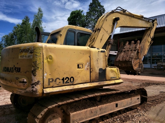 รถแบคโฮ KOMATSU  PC 120 - 6.        สนใจติดต่อ   081 - 6079515