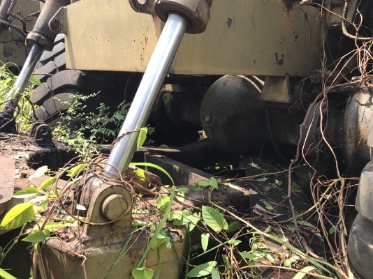 ขายรถแทรกเตอร์ล้อยาง สะภาพสวย มี 4 คัน ตามสะภาพราคา.135000 สนใจมาดูรถที่081-3531946 ต่อ.บางนา &amp; ไอน์ดีลาย รถอยู่ กทม บางนา