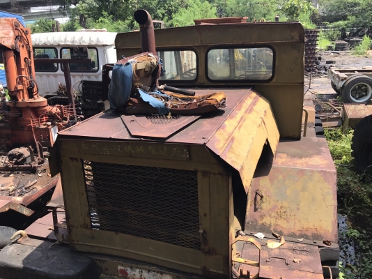 ขายรถแทรกเตอร์ล้อยาง สะภาพสวย มี 4 คัน ตามสะภาพราคา.135000 สนใจมาดูรถที่081-3531946 ต่อ.บางนา &amp; ไอน์ดีลาย รถอยู่ กทม บางนา