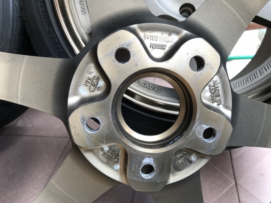 ล้อเเท้ TE 17หน้า7ครึ่งอ๊อฟ40หลัง8อ๊อฟ38สีเดิมๆไม่มีซ่อมหรือเก็บงานใดๆทั้งสิ้น