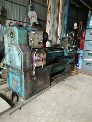 เครื่องกลึง 5 ฟุต 3 เพลาเบรค สภาพใช้งาน 68000 บาท ช่างเอก