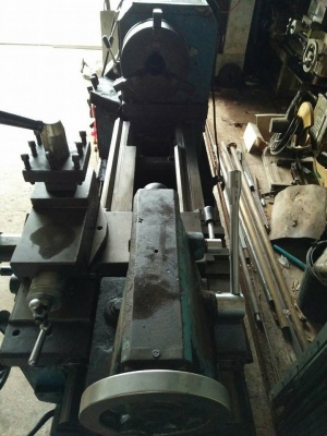 เครื่องกลึง 5 ฟุต 3 เพลาเบรค สภาพใช้งาน 68000 บาท ช่างเอก