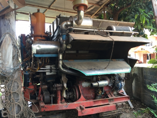 ขายรถเกี่ยวข้าวอุ้มพร้อมเทเลอสิบล้อสภาพพร้อมใช่ครับ 0854997911