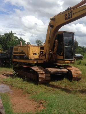 ขายด่วน CAT 215 LC สภาพสวยพร้อมใช้งาน เครื่องปั้มดี โซ่ช่วงล่างสวย เอกสารสัญญาซื้อขาย สนใจโทรสอบถาม 093-0764943  088-3223272 K ตั้ม