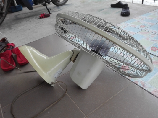 พัดลมติดผนัง ฮาตาริ