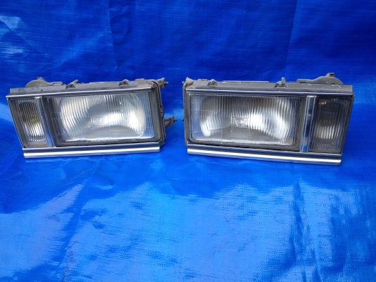 ขายไฟหน้า toyota crown (s110) 1982 ขายไฟหน้า toyota crown (s110) 1982