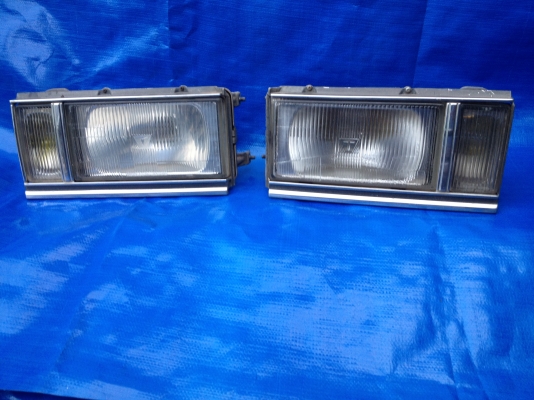 ขายไฟหน้า toyota crown (s110) 1982