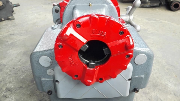 ** SOLD ** แท่นต้าปเกลียวท่อญี่ปุ่น REX NT50A 1/2"- 2" ไฟ 220V เบิกใหม่ใช้งานเดียวสภาพ 98\%ใหม่กริ้บ!!