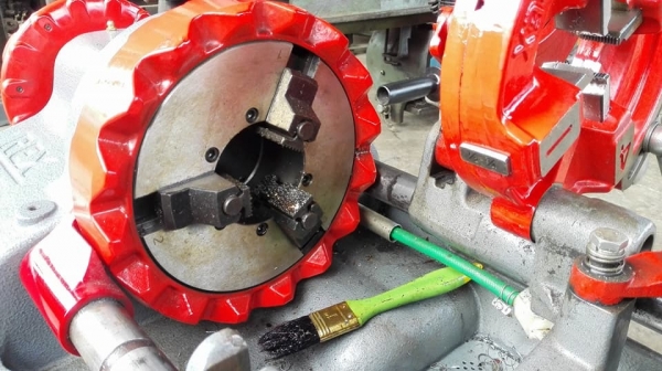 ** SOLD ** แท่นต้าปเกลียวท่อญี่ปุ่น REX NT50A 1/2"- 2" ไฟ 220V เบิกใหม่ใช้งานเดียวสภาพ 98\%ใหม่กริ้บ!!