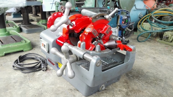 ** SOLD ** แท่นต้าปเกลียวท่อญี่ปุ่น REX NT50A 1/2"- 2" ไฟ 220V เบิกใหม่ใช้งานเดียวสภาพ 98\%ใหม่กริ้บ!!