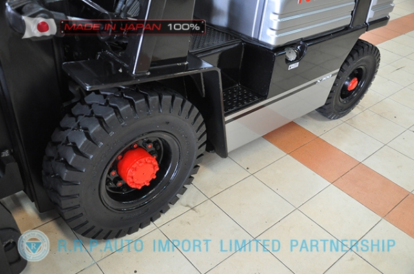 ขายรถโฟล์คลิฟท์มือสอง TOYOTA รุ่น 5FD20-66842 นำเข้าจากประเทศญี่ปุ่น 100\% ไม่เคยใช้งานในไทย